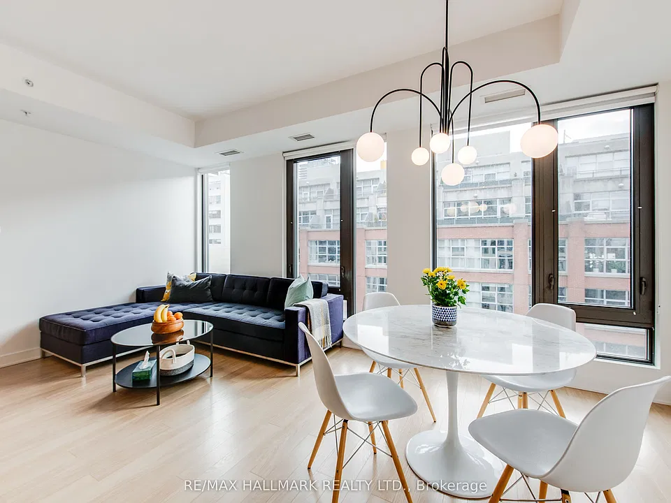 32 Camden St #702