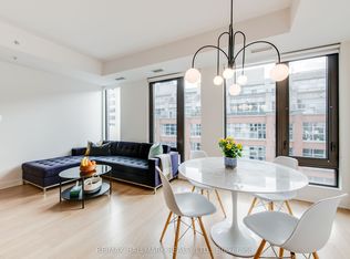 32 Camden St #702, Toronto, ON M5V0G4