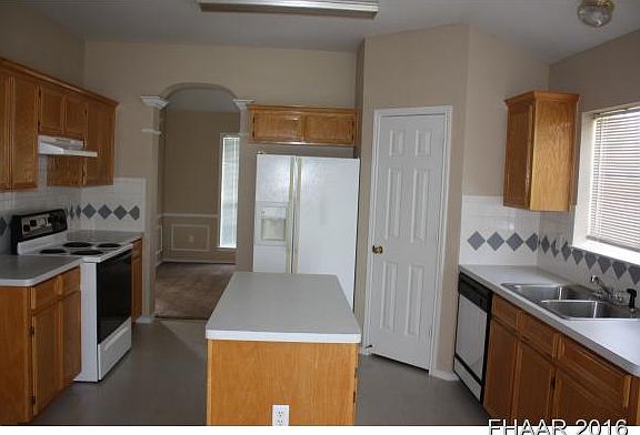 3rd image of 124 Shawnee Trl