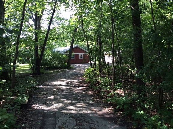 3rd image of 17W068 Oak Meadow Dr