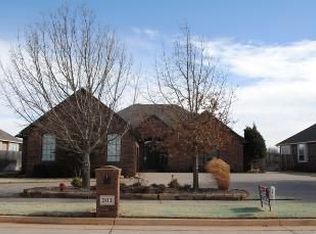 301 Castle Rock Rd, Yukon, OK 73099