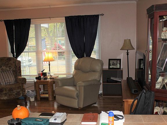 2nd image of 2706 Charlotte St