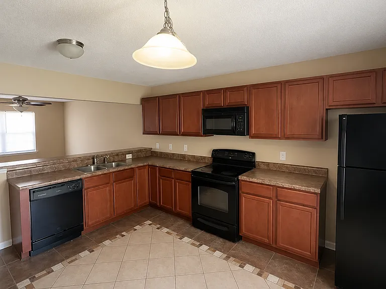 7001 Grandeur Ave — Photo 5