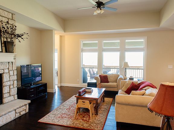 4th image of 3624 Vanesta Dr