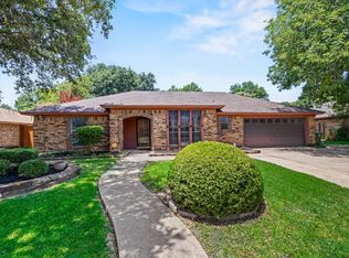 5709 Puerto Vallarta Dr, North Richland Hills, TX 76180