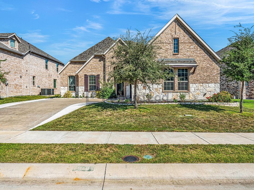 1st image of 518 Nakoma Dr