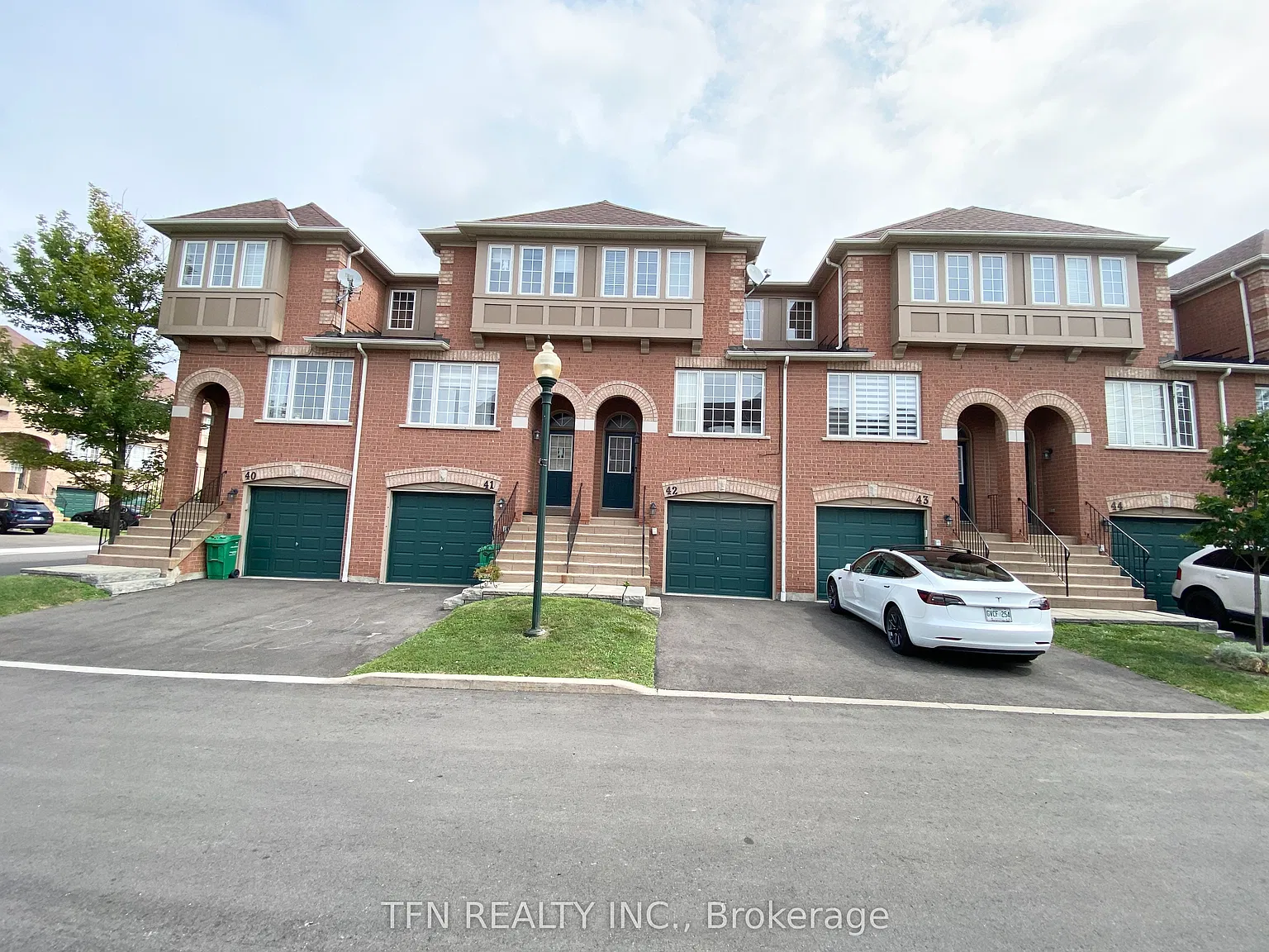 4 bed, $850 — Photo 1