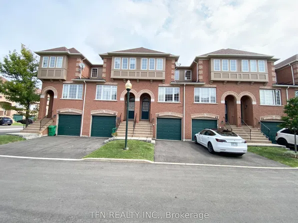 3020 Cedarglen Gate #42, Mississauga, ON L5C 4S7