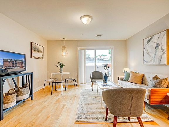 3rd image of 179 Park St Unit 103