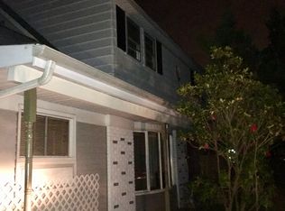 30 Kenwood Dr N, Levittown, PA 19055