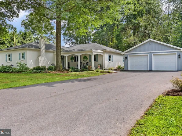 625 Bachmanville Rd, Hershey, PA 17033