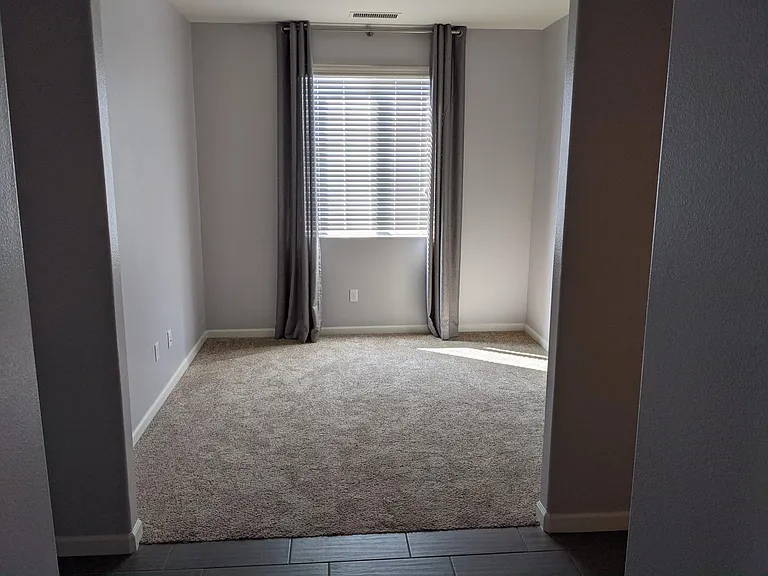 2216 Lombard Ln — Photo 13