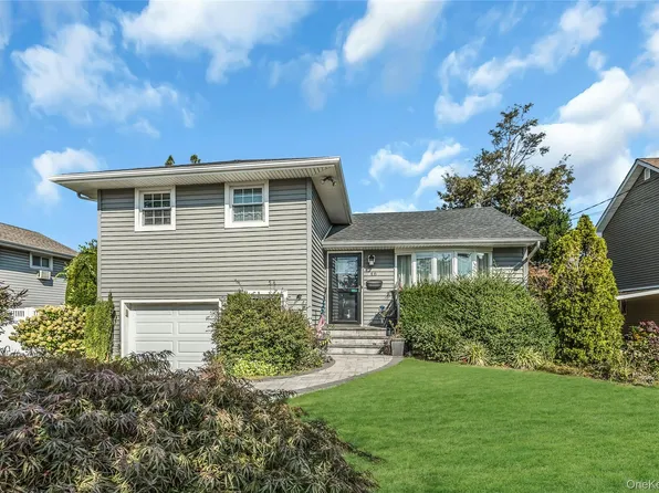 46 Elmtree Lane, Jericho, NY 11753