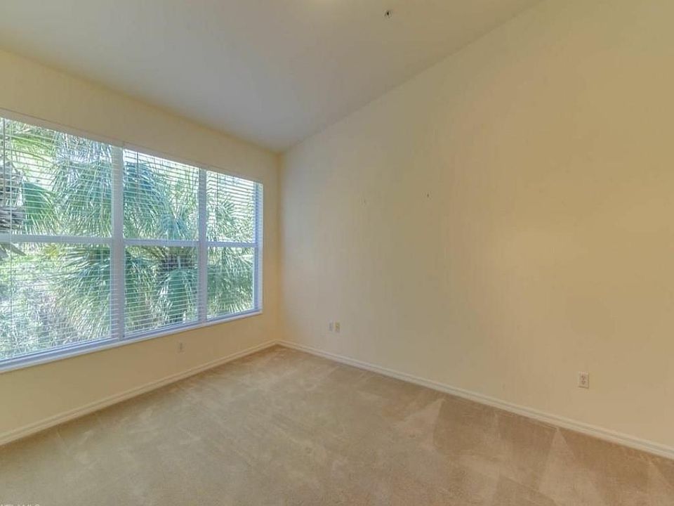 1st image of 1315 Henley St APT 1004