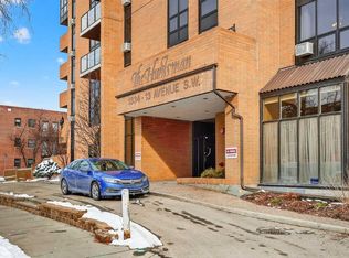 1334 E 13th Ave SW #801, Calgary, AB T3C 3S2