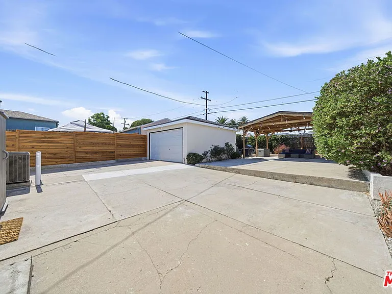 1501 W 104th St — Photo 30