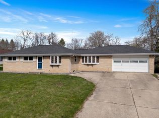 10442 S Chicago Rd, Oak Creek, WI 53154