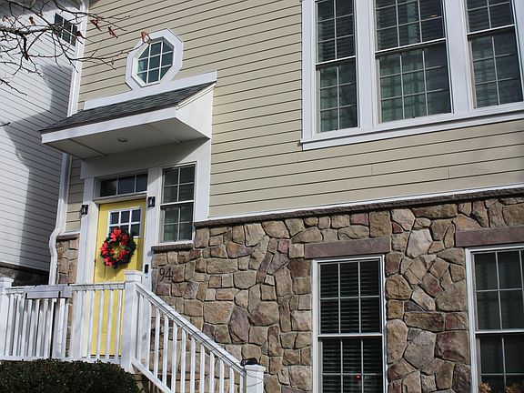 2nd image of 94 Parkview St