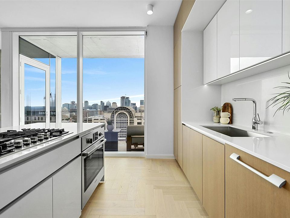 1st image of 313 W 17th St #1607