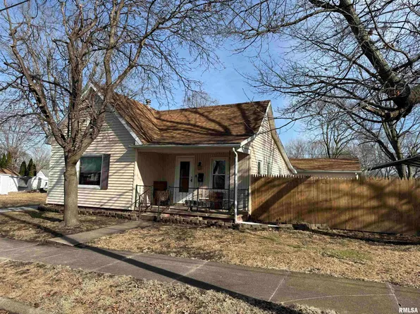 505 N 8th Ave, Canton, IL 61520