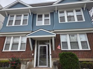 292 Leslie St #1R, Newark, NJ 07112