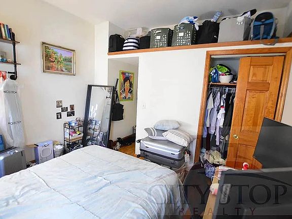 3rd image of 244 W 109th St APT 3c