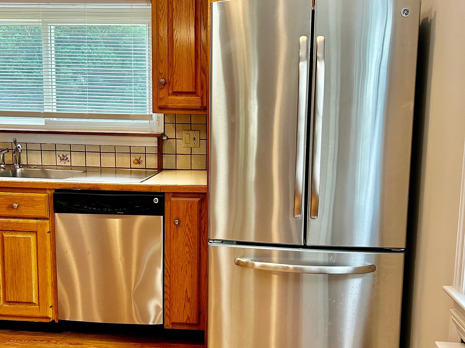 3 bed, 1.5 bath, 1700 sqft, $4,500 — Photo 4