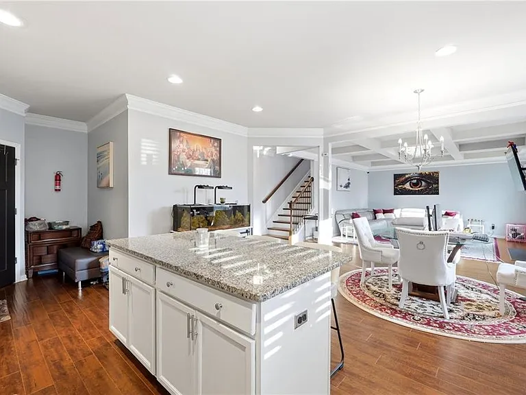 268 Oak Rd — Photo 9