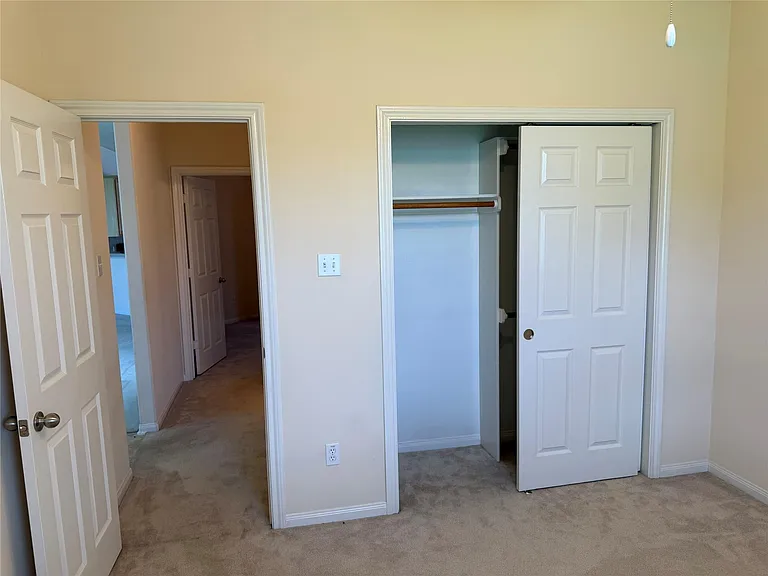 10727 Gilford Crest Dr — Photo 21