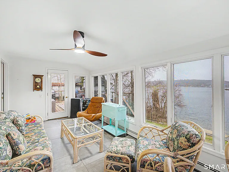 14 Shore Rd — Photo 16