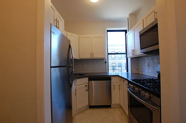 Rented by Douglas Elliman | media 4