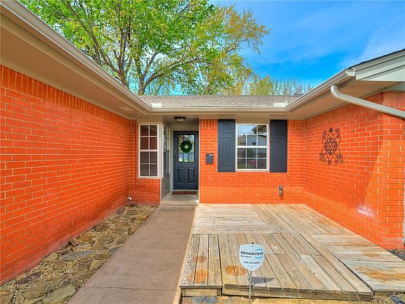 4th image of 4765 Del Porte Dr