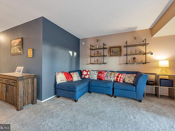 4th image of 307 Yoakum Pkwy APT 302