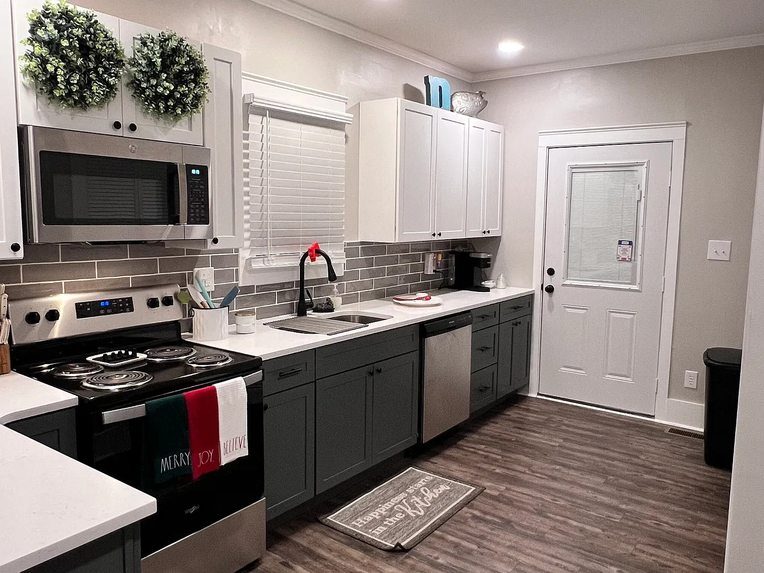 2 bed, 1.5 bath, 960 sqft, $1,100 — Photo 2