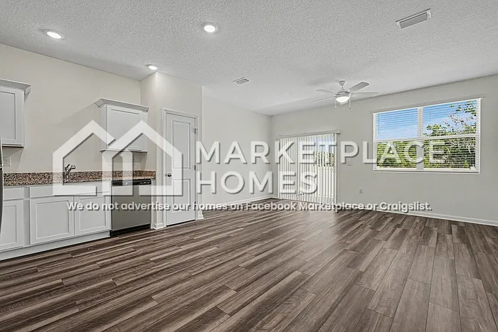 11777 Sylvia St — Photo 10