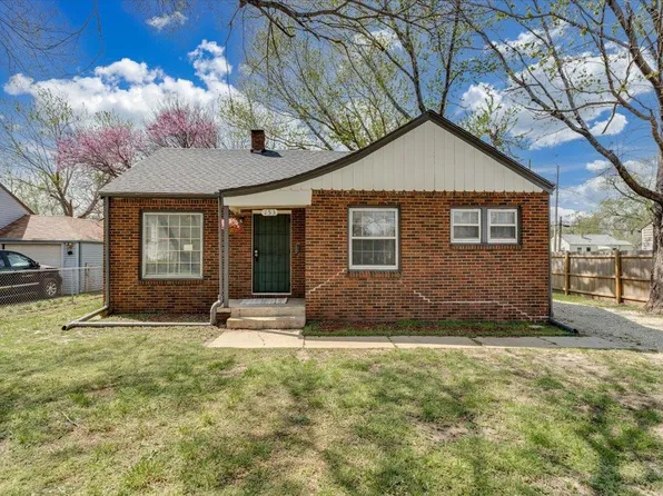 153 S McComas St, Wichita, KS 67213