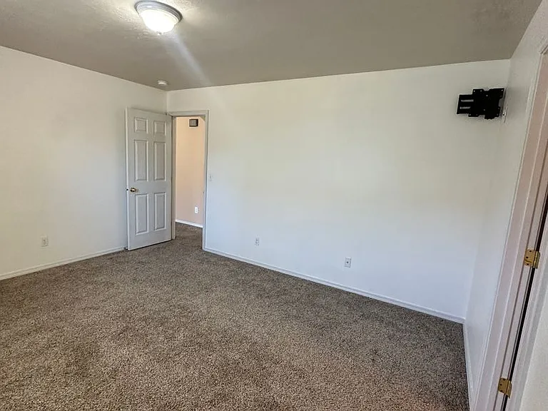 4258 S Glenmere Way — Photo 16