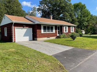 30 Woodbury St, Yarmouth, ME 04096