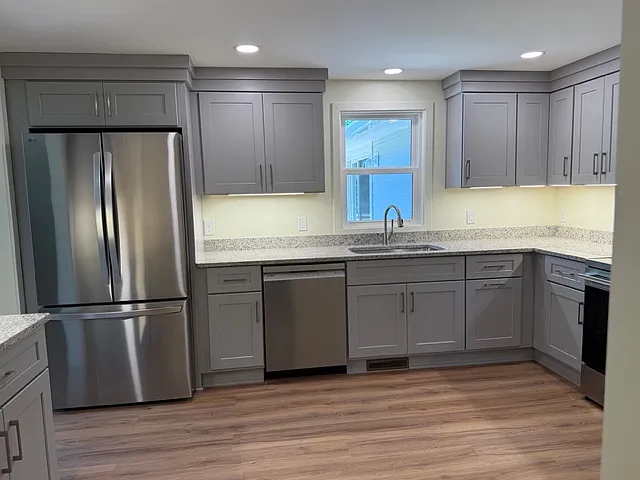 3 bed, 1375 sqft, $3,000 — Photo 3