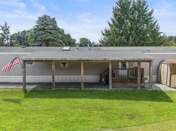 3 Concord Cir, Freedom, PA 15042