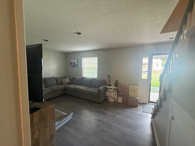 403 Keeble St #403 — Photo 9