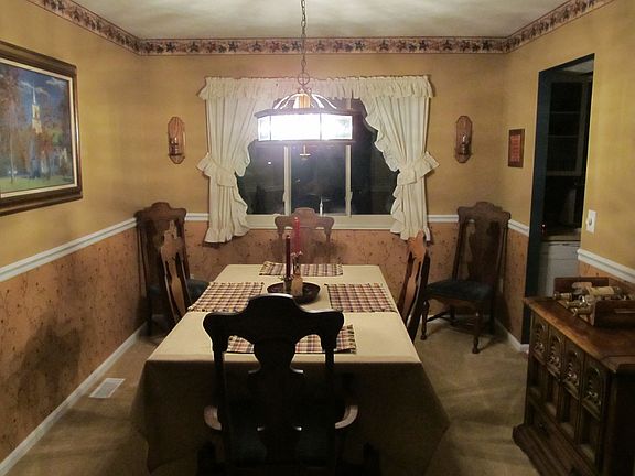 4th image of 11985 Greencastle Dr