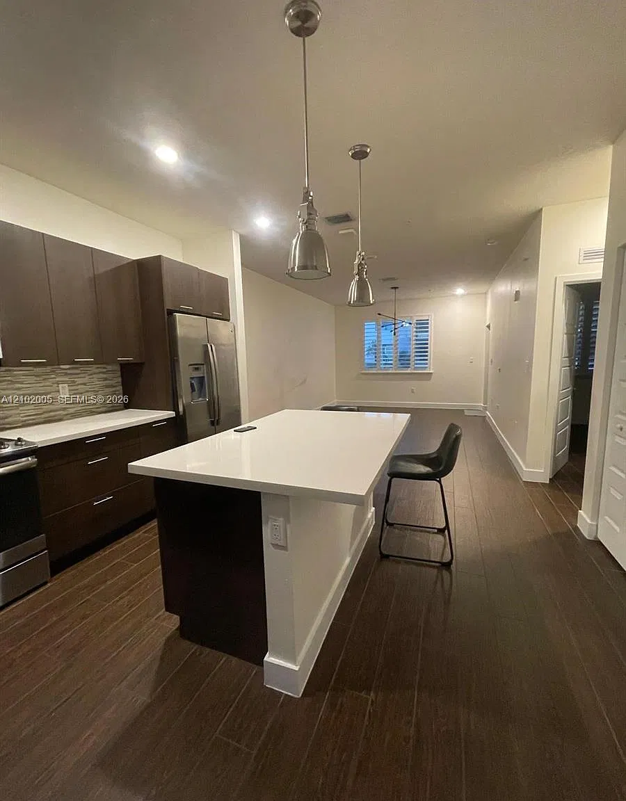 Urbana At The Residences — Photo 1