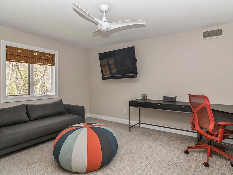 8 Indian Pipe Dr — Photo 15