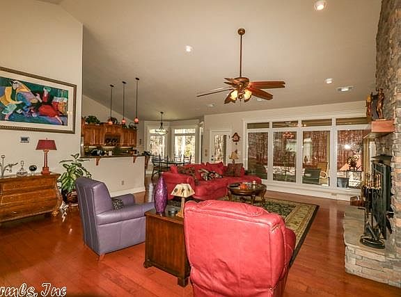 5th image of 33 Fonsagrada Cir
