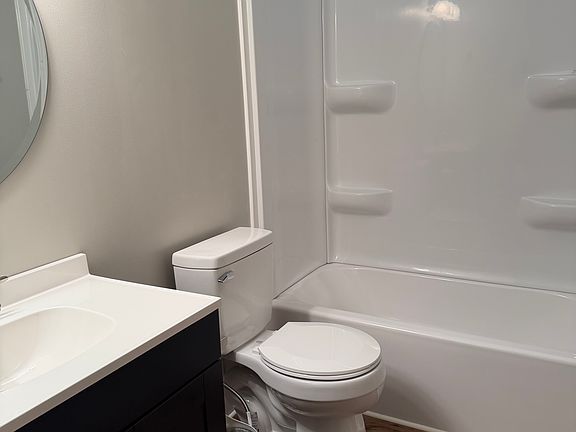 5th image of 204 Aspen Dr