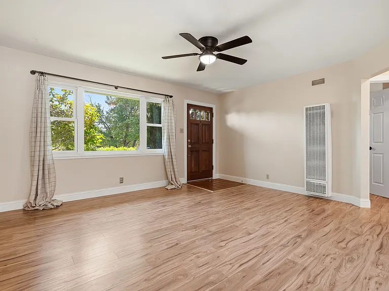 2210 Ewell Rd — Photo 9
