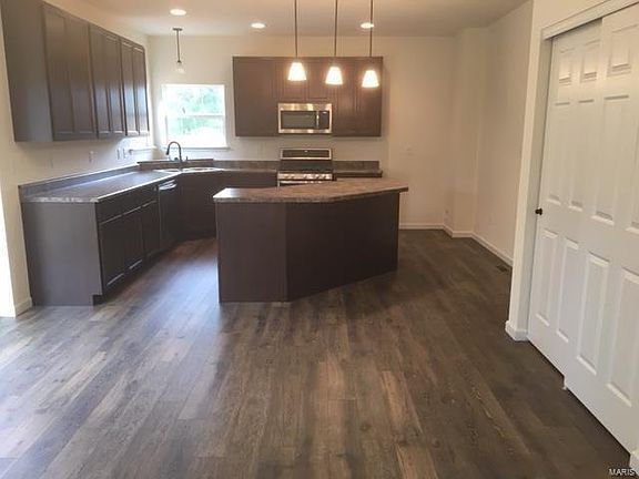 5th image of 130 Keystone Ridge Dr