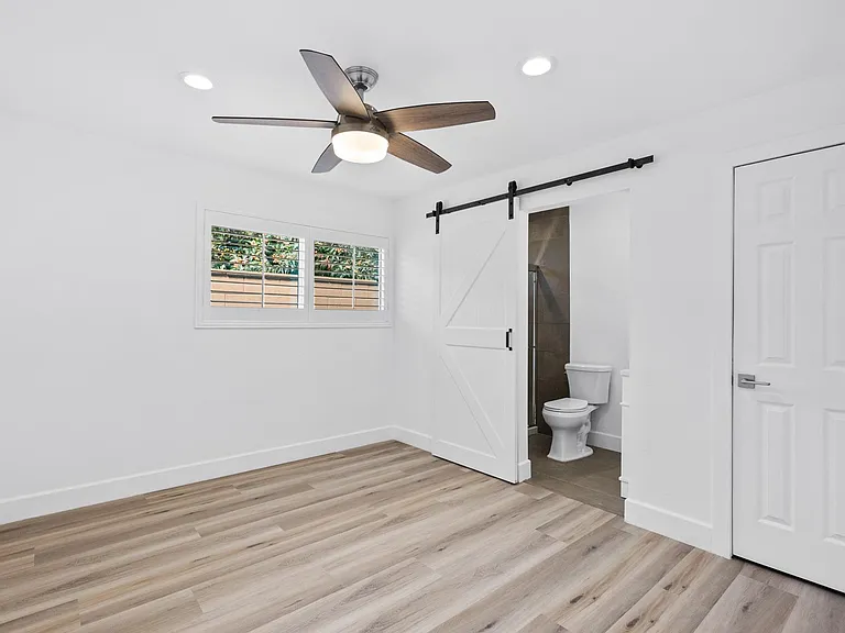 2508 Colonia Ave — Photo 13