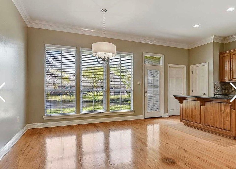 1st image of 3922 Water Oak Dr